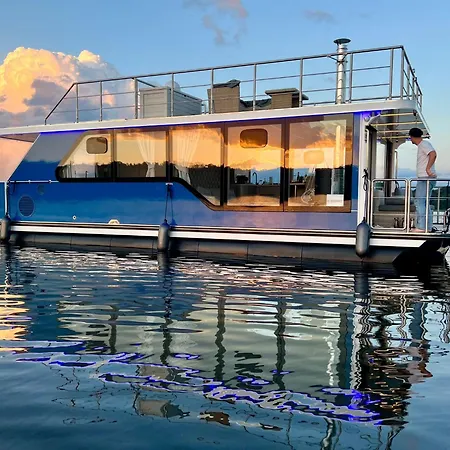 Отель Nena Hausboot